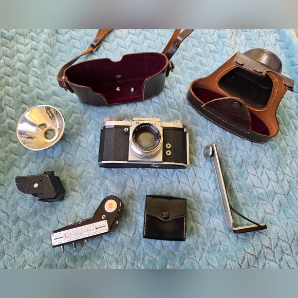 Vintage Retro Prakriflex FX Lot NOT CLEANED OR TESTED